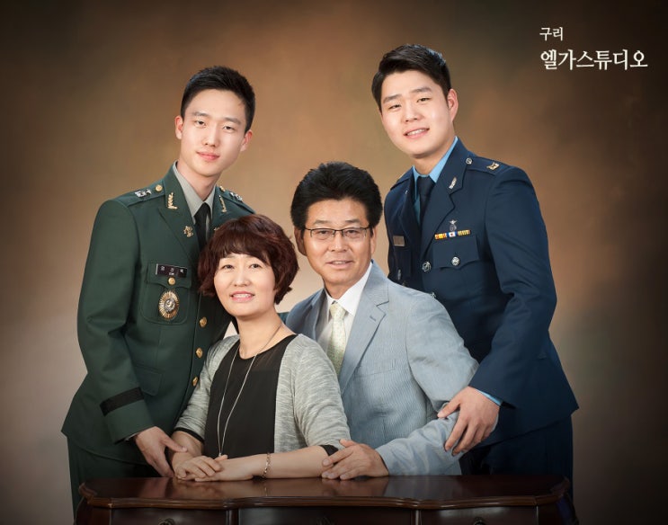  남양주가족사진 스튜디오 촬영이에요.