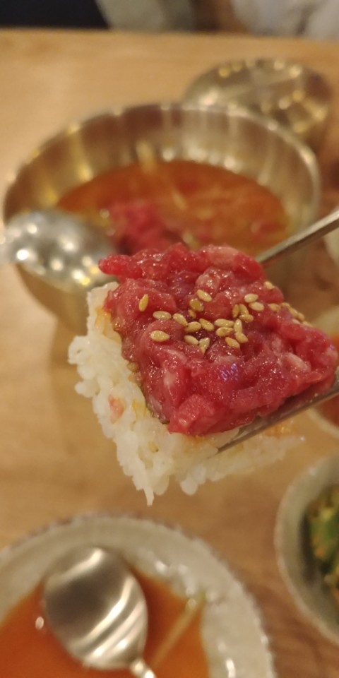  종각 맛집, 육회초밥으로 핫한 고요남 가격은?