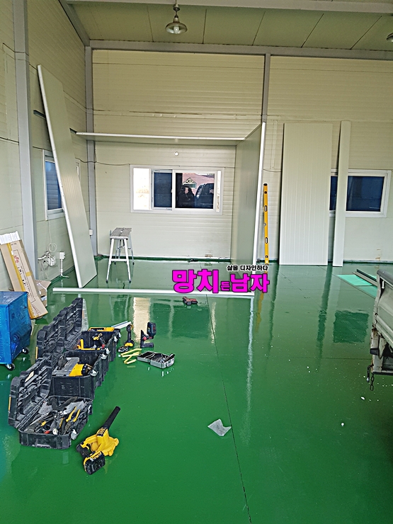  대구 경북 경산 구미 영천 경주 판넬공사 샌드위치 판넬지붕  조립식 판넬 공사 판넬창고 설치 판넬시공 사무실 칸막이 판넬가벽 패널시공  [망치든남자]