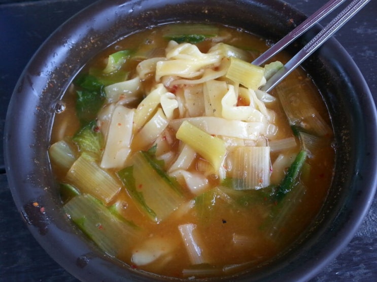 대구 어탕 국수 맛집 / 팔공산 맛집 / 원조 할매 어탕 국수 / 삼거리 뚜레박 식당 대구 어탕 국수 맛집 / 팔공산 맛집 / 원조 할매 어탕 국수 / 삼거리 뚜레박 식당