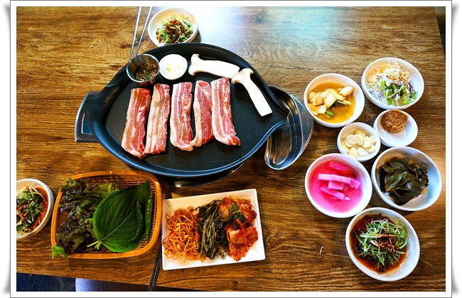  제주동부맛집으로 제주토박이가 정직하게 제공하는 돼지앤막창!