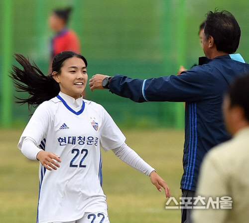 '여자 축구의 스타 탄생 예고?' 현대청운중학교 곽로영 하이라이트 gif