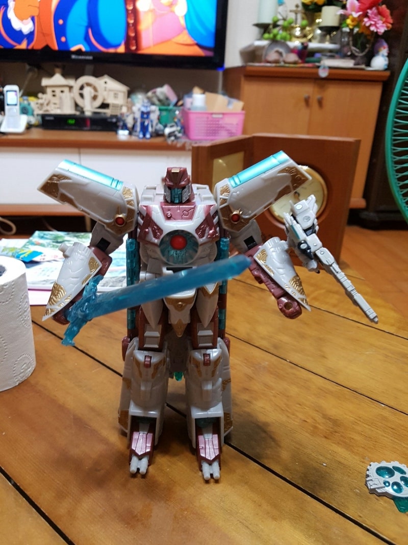 2005년작 트랜스포머 갤럭시포스 (미국명: 트랜스포머 사이버트론) 사이버트론(오토봇)중립. 고대의 전사 메가 벡터프라임.  모컴토이정발판. : 네이버 블로그