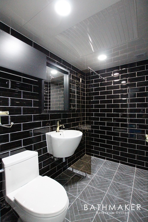 블랙유광 타일과 골드수전으로 블링블링한 욕실만들기!! 의정부 민락청구아파트 욕실 리모델링 시공후기