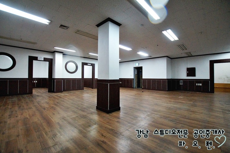  강남 개포동 사무실 겸 스튜디오 임대-  월 250만, 실평 50평, 룸3개, 엘리베이터, 주차2대 배정, 대로변 이면, 쾌적한 주위 환경, 빠른입주, 지상층과 연층임대가능