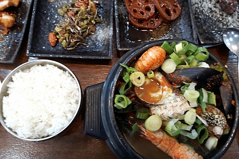 뚝배기한사발 이미지