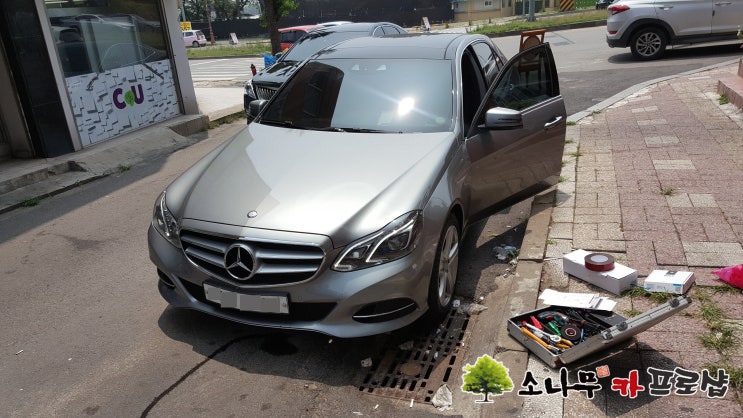  벤츠 w212 E-클래스 아틀란 네비 매립