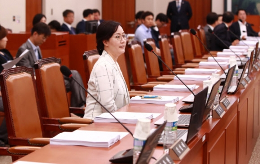  왕따 국회의원 김현아 - 자유한국당 국회의원