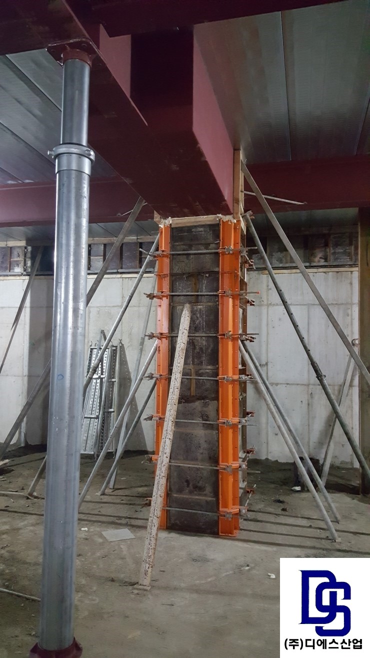 SRC구조 기둥거푸집 시공(무타이공법)-지하층 에코거더구조 현장 시공사진입니다.