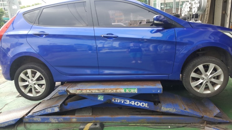  노후 타이어 교체 / 앞바퀴 두개