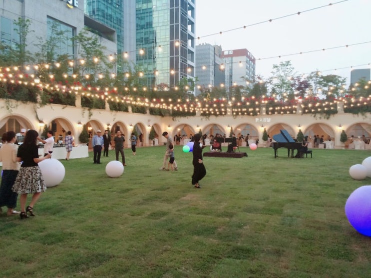  Raum BBQ Garden party