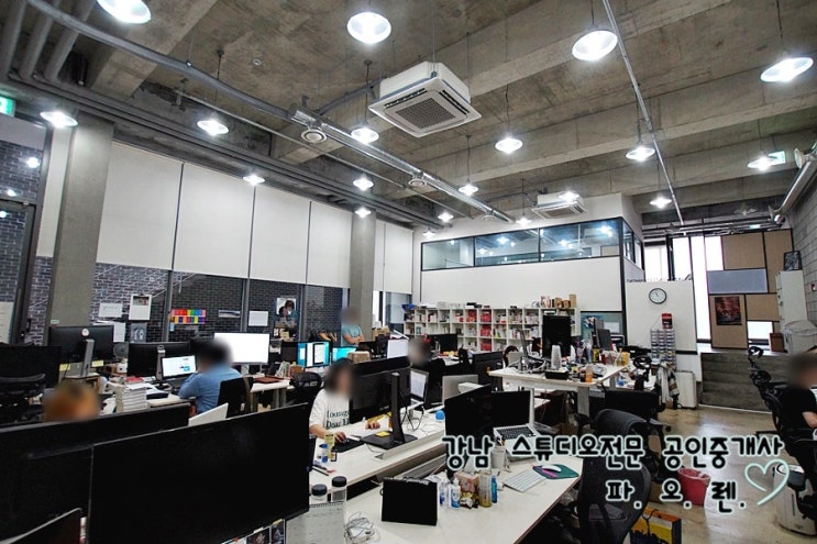  층고5미터 자연채광 스튜디오임대 - 썬큰, 무권리, 냉난방기 완비, 남녀화장실, 테라스, 너무 예쁜 내외관, 빠른입주 가능