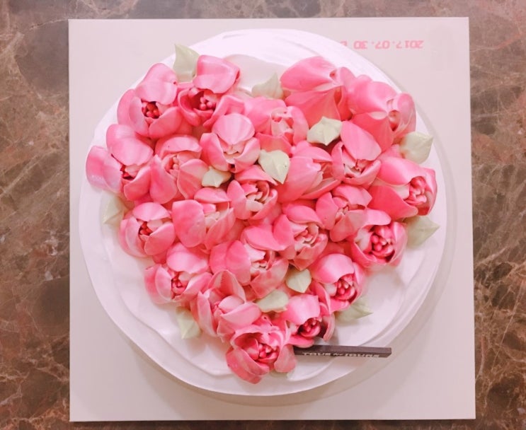  환자분이 케익을 선물해 주셨어요 ㅎ