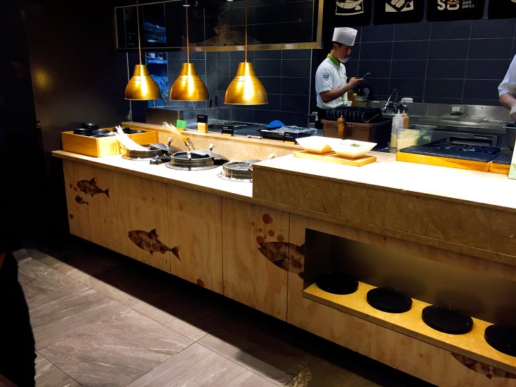  강남 고속터미널 수사  가실거면 평일에 가세요