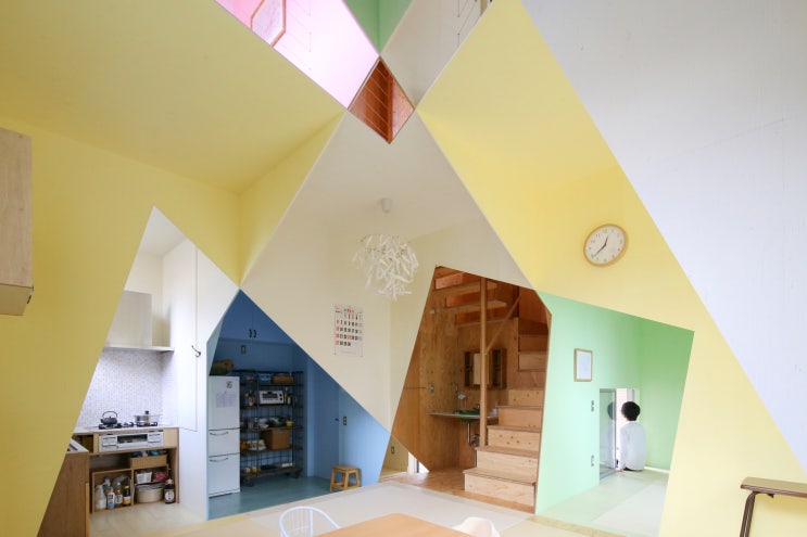 색감이 좋은 산뜻한 주거공간 인테리어 칼라풀 홈공간 디자인 연출