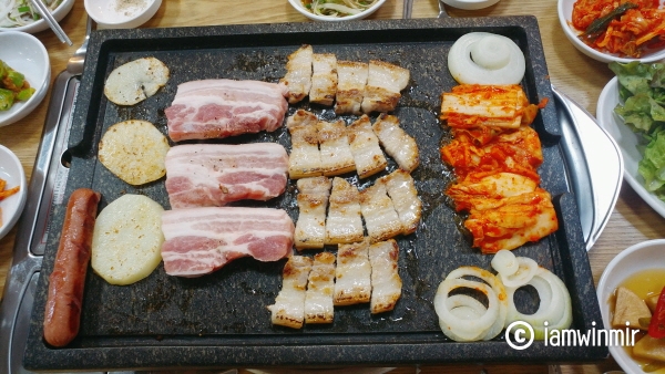 [용산 맛집] 국수와 수제만두 그리고 고기 "용산골목고기집/용산국수"