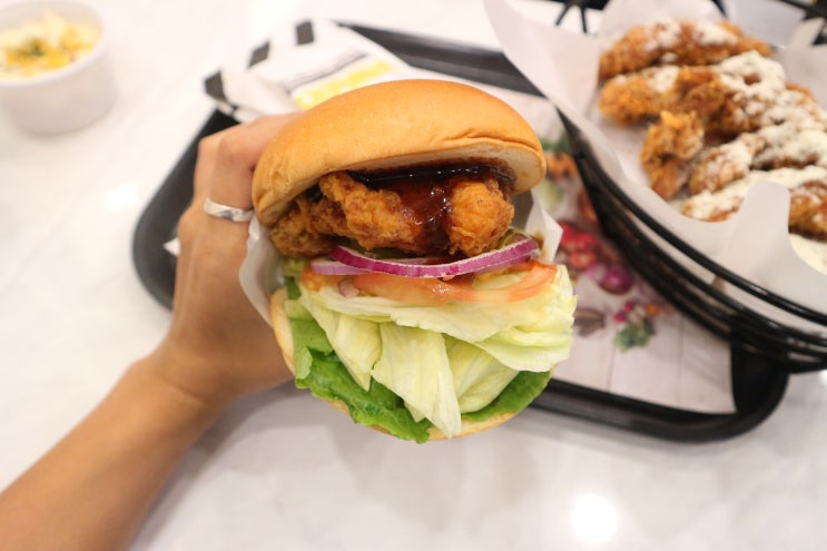  화성 맛집 나인핑거스, 푸짐한 수제버거 세트 먹었음!