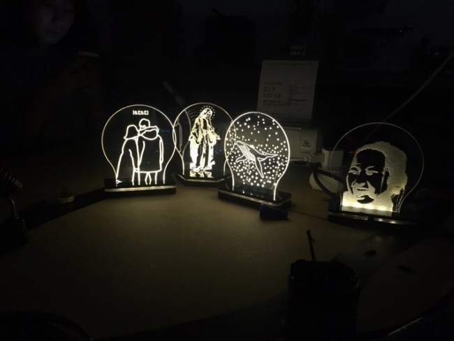 [8월 7일 월요일 후기글] 아크릴을 사용한 DIY LED조명 교육 후기