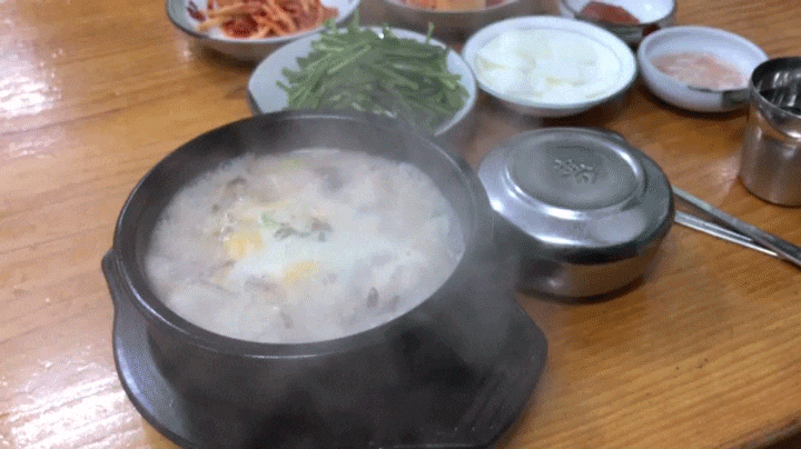 24시간 영업하는 서울대입구 신의주찹쌀순대에서 순대국밥 혼밥 24시간 영업하는 서울대입구 신의주찹쌀순대에서 순대국밥 혼밥