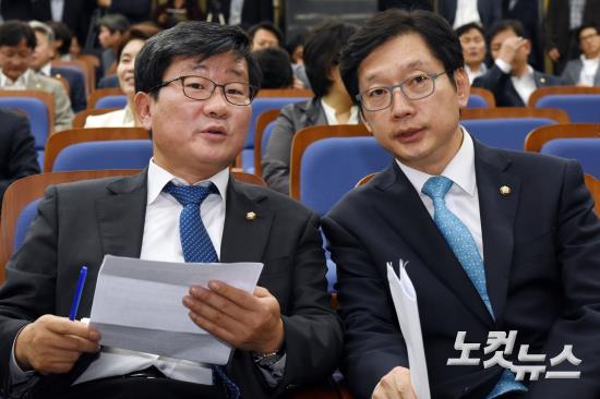 <b>추미애</b>에게 직격탄 날린, 문재인 대통령 최측근 전해철... 