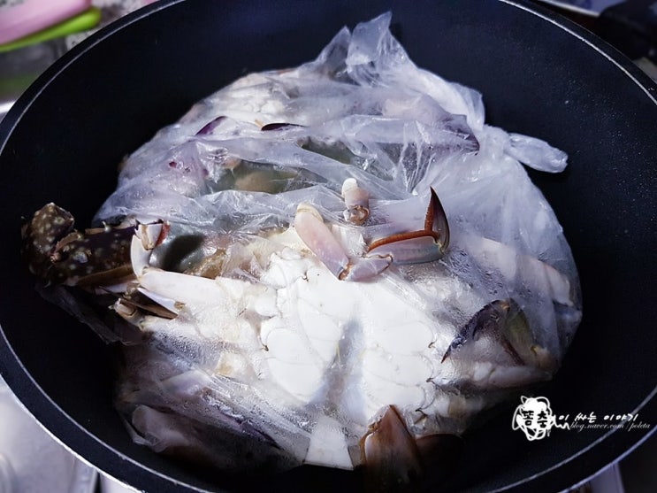  살아있는 꽃게(활꽃게) 기절시키기~ 아놔~