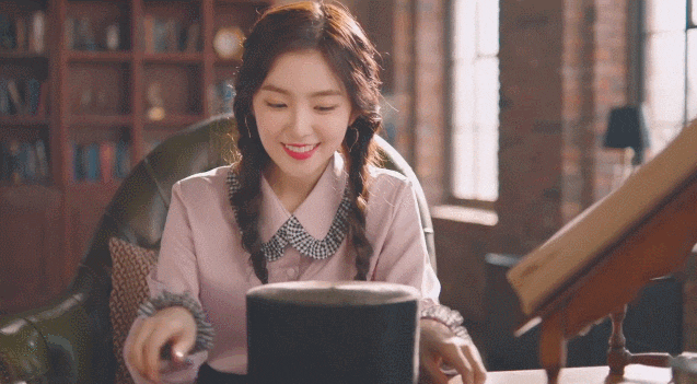  게임 반지 모델 아이린 ‘오빠는 마법사’ 심쿵, 인기모바일게임 추천작!