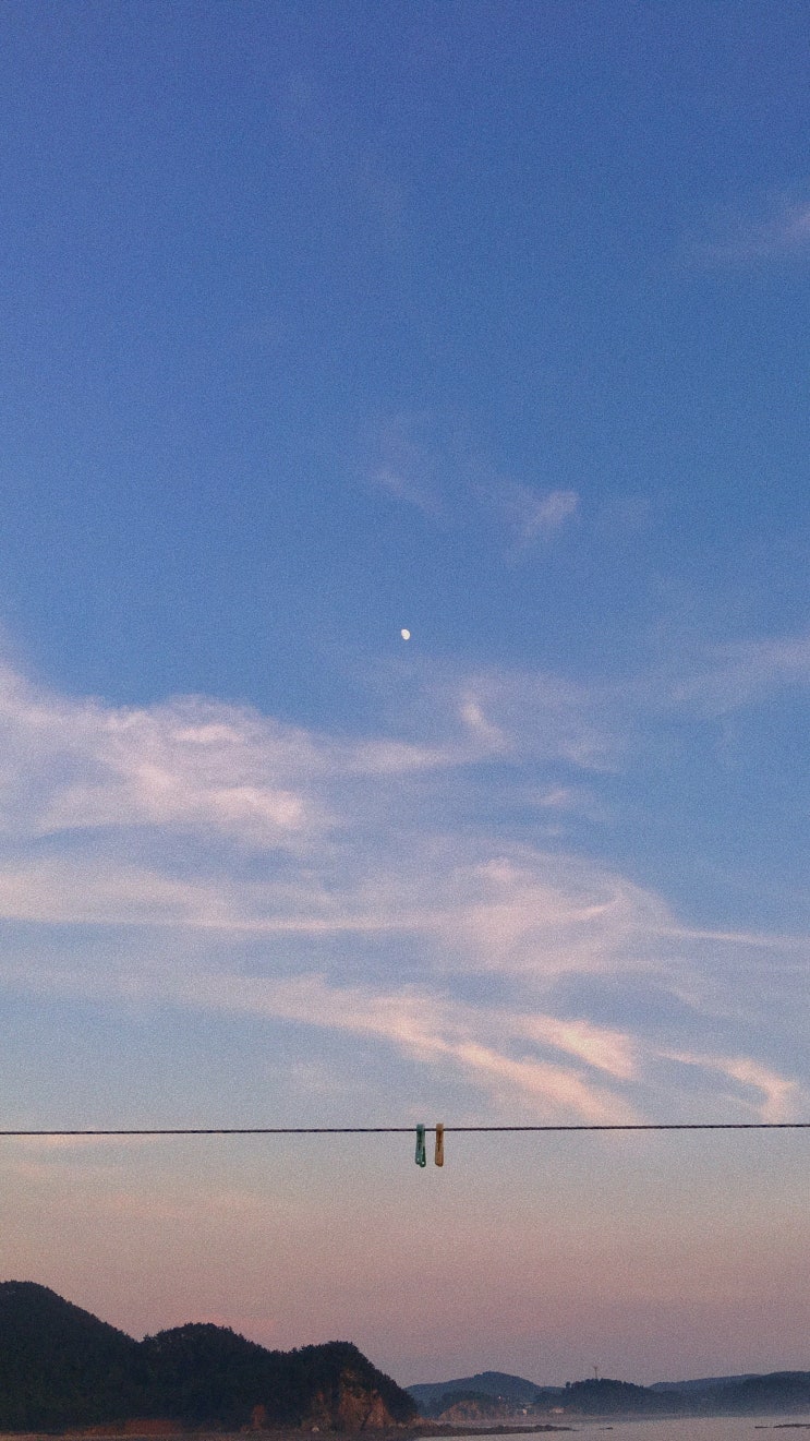  하늘 배경화면 파랑/구름/달 고화질 배경화면하기좋은사진 아이폰배경화면