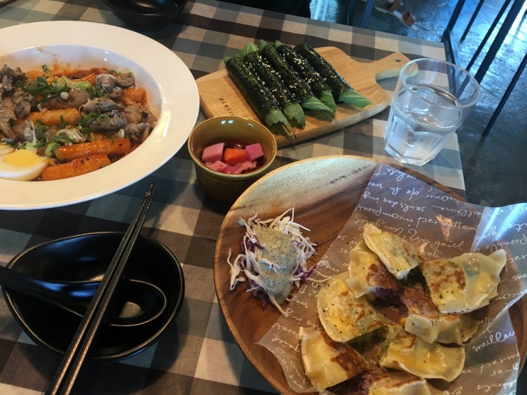  제주 한림분식 귀덕간식 ; 흑돼지구이 탐라떡볶이, 흑불라면,수제만두,꼬마김밥 맛있다!