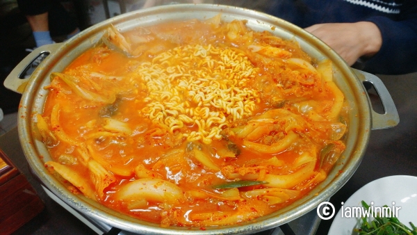 [노량진 맛집] 양념 깻잎에 싸먹는 "두루찌개 삼대"