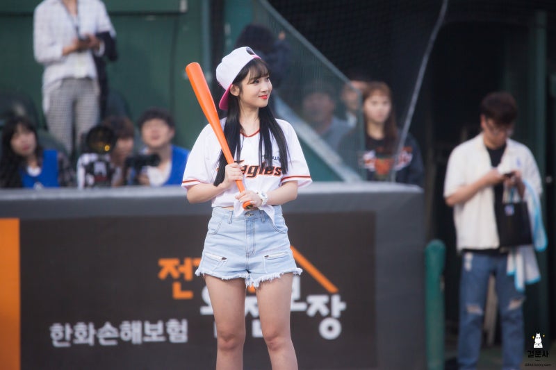 러블리즈 - 대전 이글스 파크 시구 시타 사진-2(170831) @@ 유지애 이미주 한화 kt 야구
