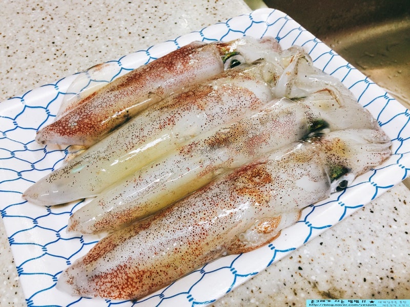 제주 한치 손질하는 방법!! 게하에서 한치회먹자!! : 네이버 블로그