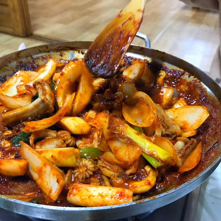 기장 꼼장어 : 해변짚불곰장어