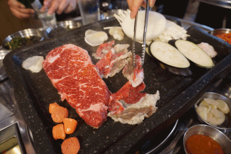  분당 정자동 맛집, 차돌박이 삼합이 끝내주는 - 육공