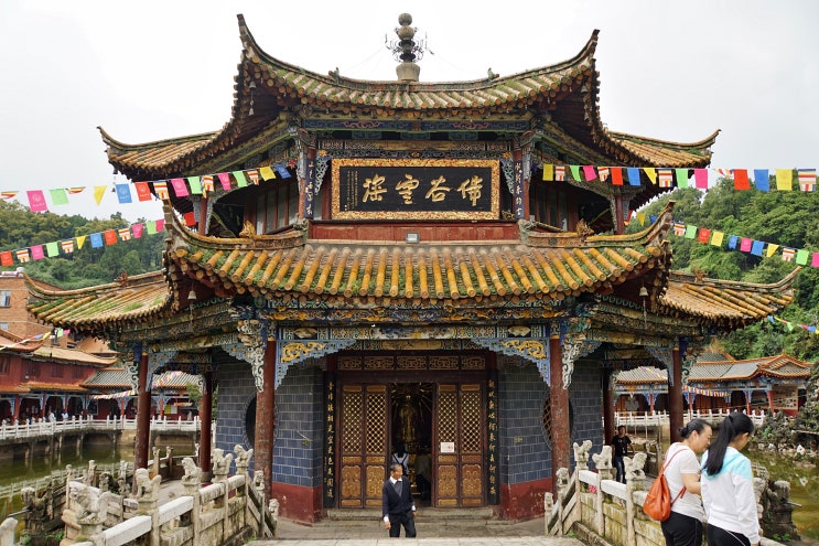  윈난성 자유여행 IV - 쿤밍 화조시장(花鸟市场), 원통사(圆通寺), 취호공원(翠湖公园)
