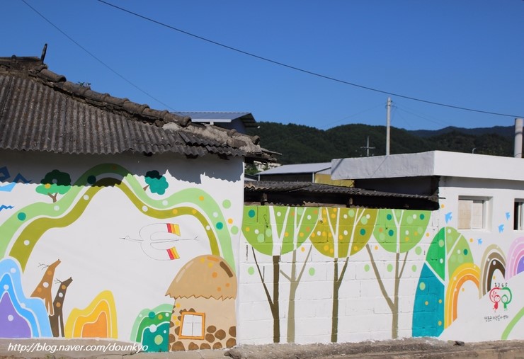  황간에 또 새로운 벽화가 그려졌어요 / 황간역에 육교 승강기가 생겼어요