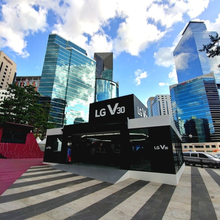  완전 신기해! 강남역에서 LG V30 체험하기