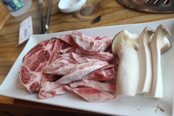  화성 고기집 추천 기와집 친정엄마 생신상 거하고 맛난 식사.. ^^