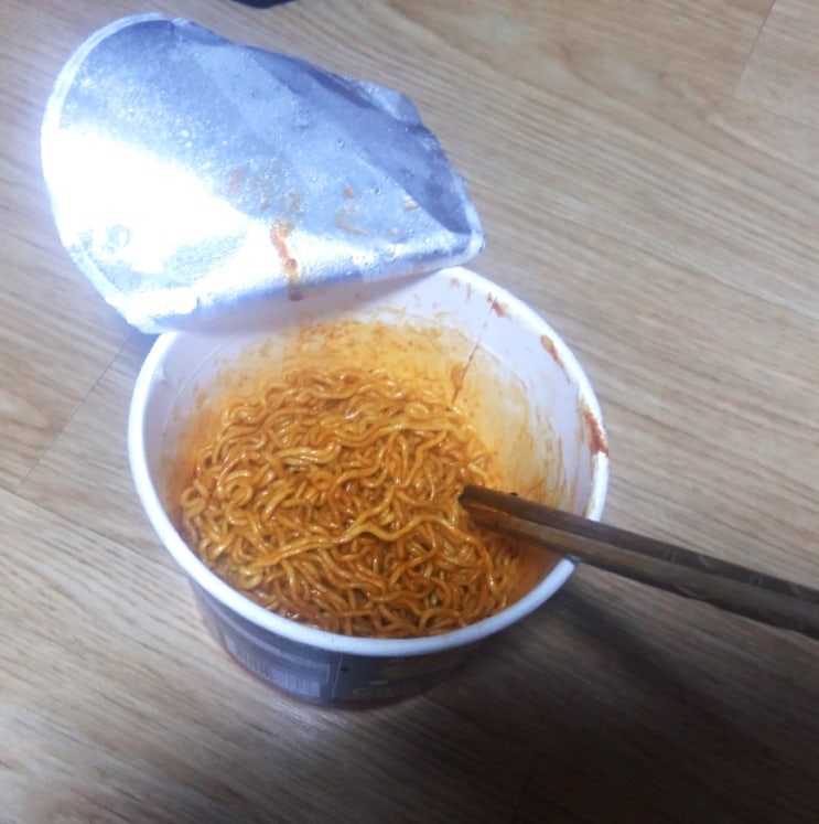  컵라면 간단후기 (꼬꼬볶음면, 짜왕 매운맛, 홍석천 매운치즈볶음면, 매운까르보볶이)