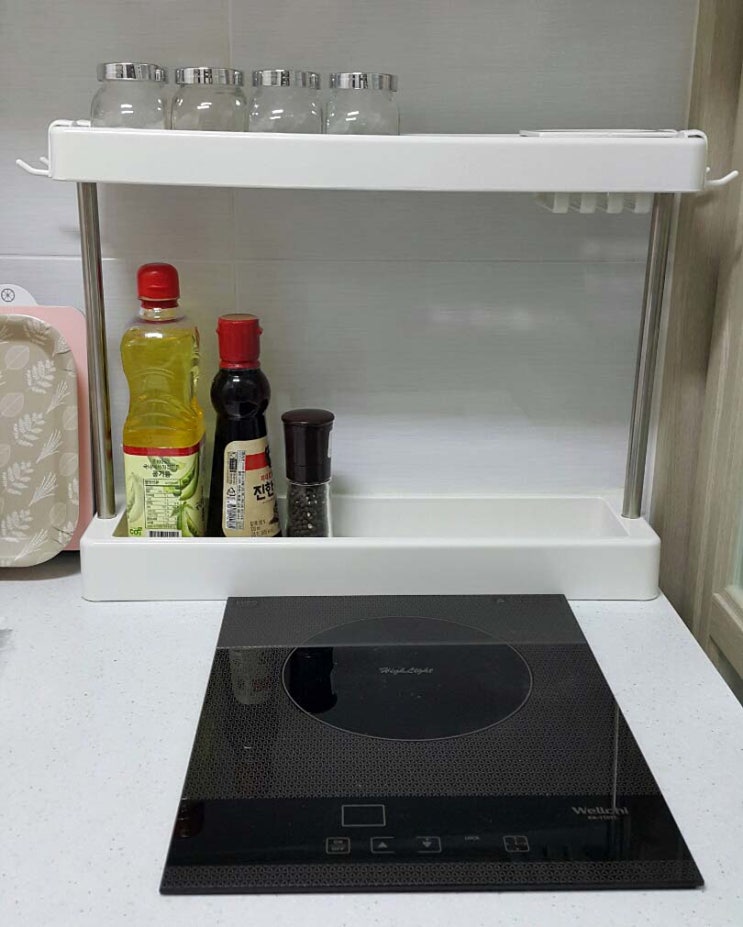  양념통을 정리/수납할 수 있는 싱크 선반