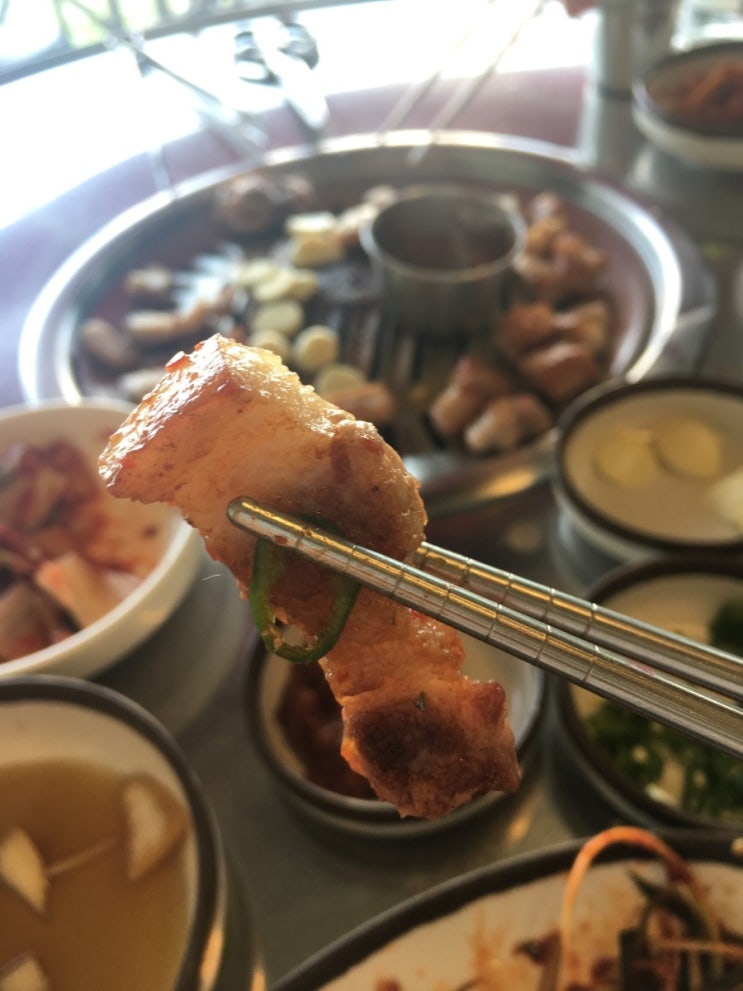  제주도 명리동식당에서 흑돼지 쳐묵쳐묵
