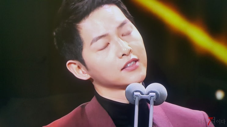  박보검이 우니 송중기도 울어?꽃미남들의 눈물젖은 이야기