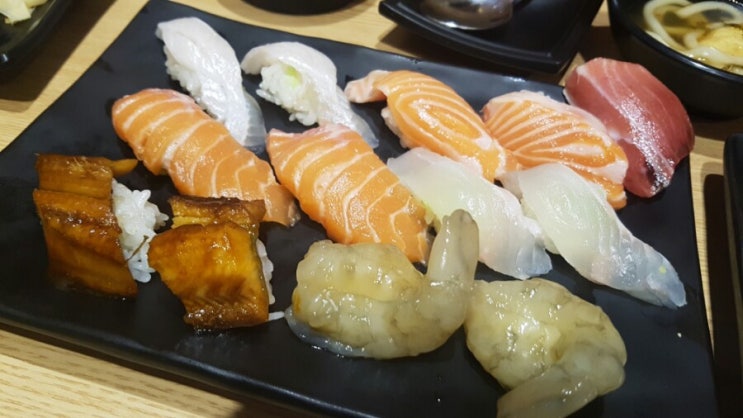  오랜만의 소개팅 :: 기차길옆초밥에서 참다랑어와 함께~