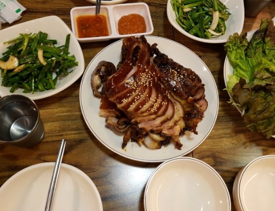  오랜만에 친구모임 족발로 고고
