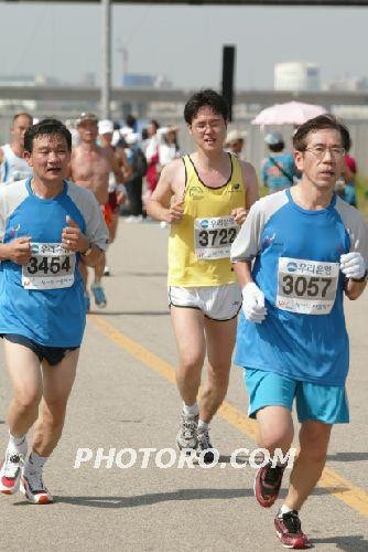#009 [4:13:29] 2005.10.02 (제3회하이서울청계천한강마라톤)