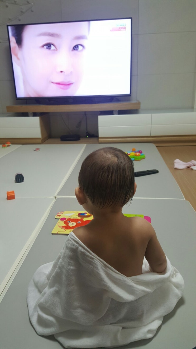  첫니 283일만에 나다.(9개월)
