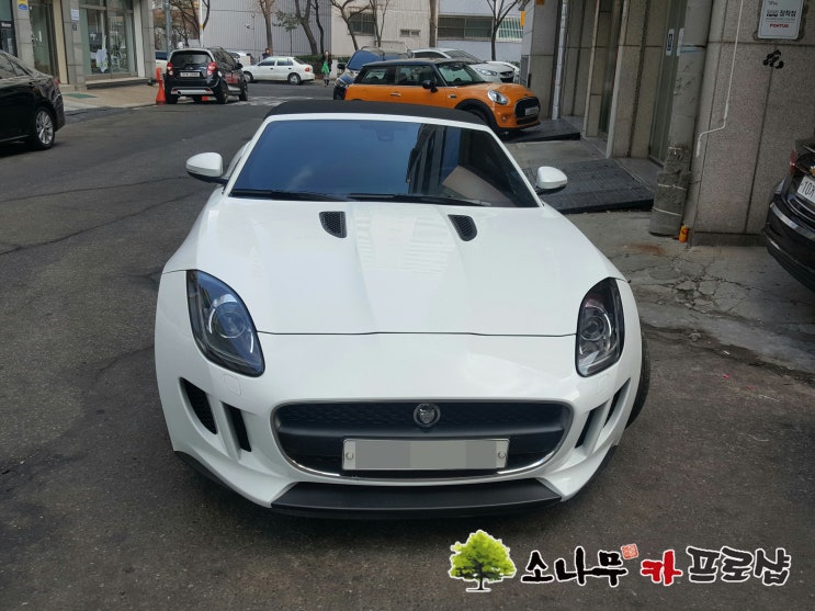  재규어 F타입 컨버터블 큐비아 블랙박스 장착