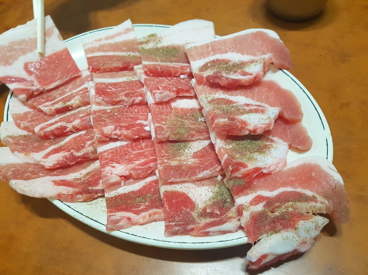  서울 봉천동 '부림식당' 냉동삼겹살, 김치찌개