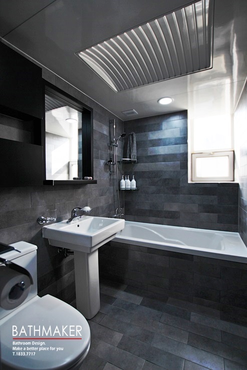 분위기 있는 욕실  벽타일과 바닥타일을 통일한 영등포 브라운스톤 아파트 안방 화장실 리모델링