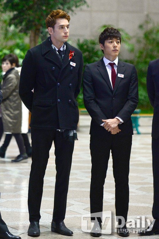 남자 연예인 실제키(?) 모음 (공유, 이동욱, 장동건, 강동원, 조인성, 정우성) : 네이버 블로그 남자 연예인 실제키(?) 모음 (공유, 이동욱, 장동건, 강동원, 조인성, 정우성) : 네이버 블로그