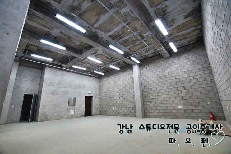 논현동 신축스튜디오임대-층고4.5,엘리베이터,내부화장실,7호선역세권